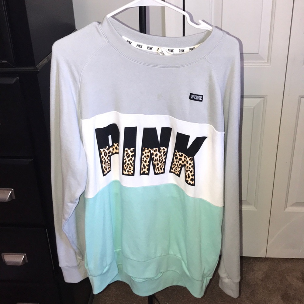 Oversized pink sweatshirt